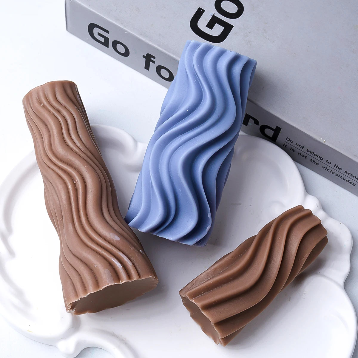 Wavy Stripe Silicone Candle Mold – Elegant DIY Twisted Pillar Candlestick Maker