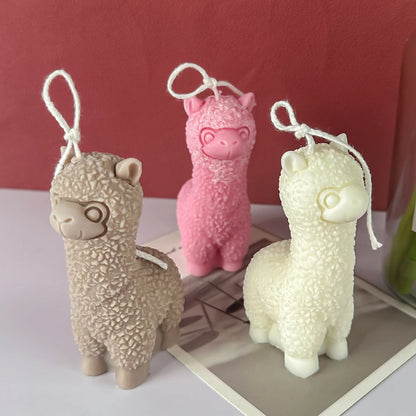 3D Cute Alpaca Silicone Mold – DIY Candle, Soap & Resin Craft Mold for Home Décor & Gifts