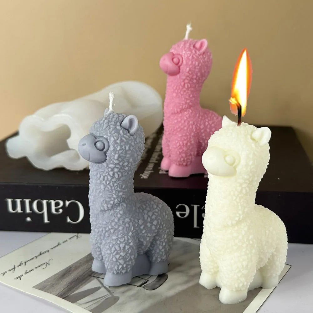 3D Cute Alpaca Silicone Mold – DIY Candle, Soap & Resin Craft Mold for Home Décor & Gifts